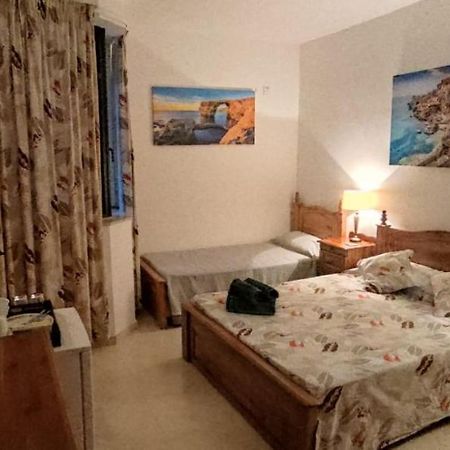 Private Double Bedroom & Private Bathroom & Shared Kitchen St. Paul's Bay Exteriör bild
