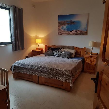 Private Double Bedroom & Private Bathroom & Shared Kitchen St. Paul's Bay Exteriör bild