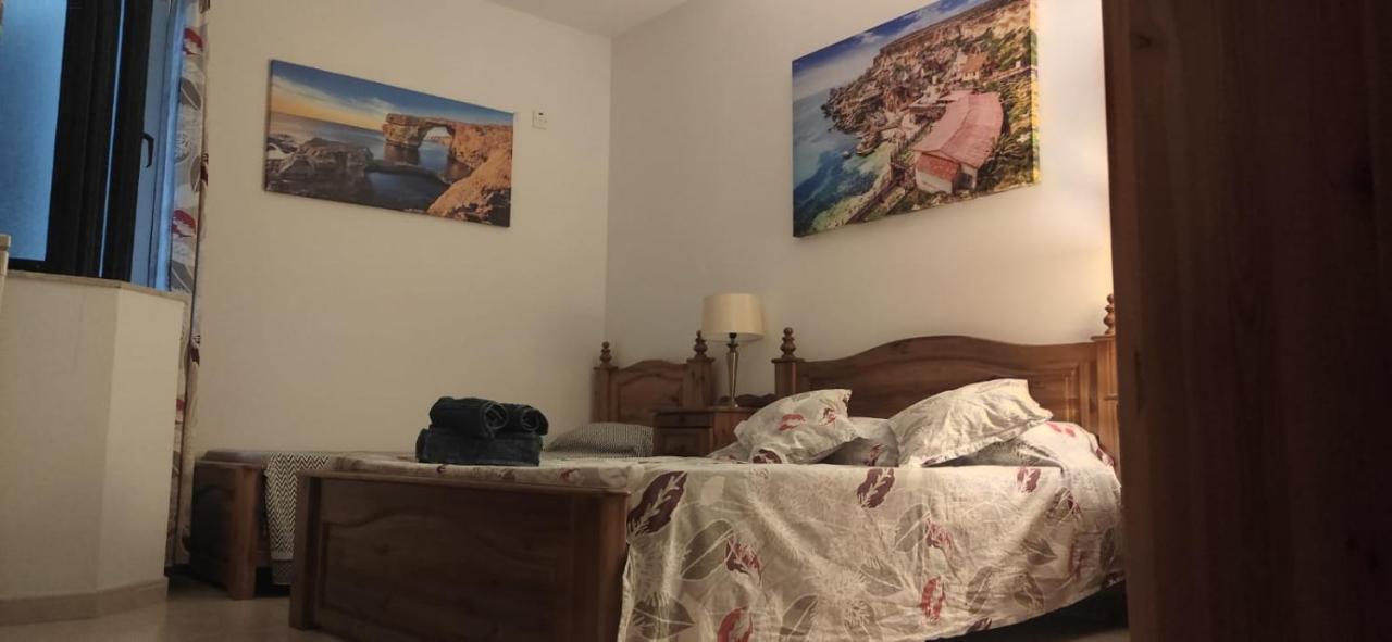 Private Double Bedroom & Private Bathroom & Shared Kitchen St. Paul's Bay Exteriör bild