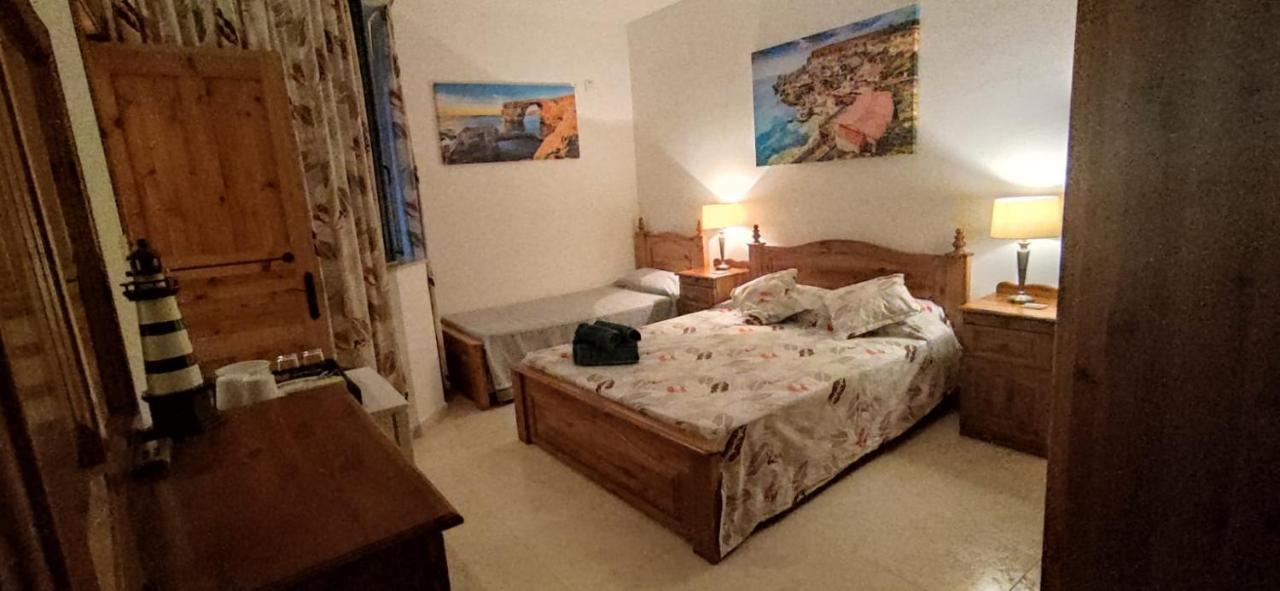 Private Double Bedroom & Private Bathroom & Shared Kitchen St. Paul's Bay Exteriör bild